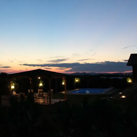 Holiday home La Casa Del Fico Con Piscina Pescia Romana